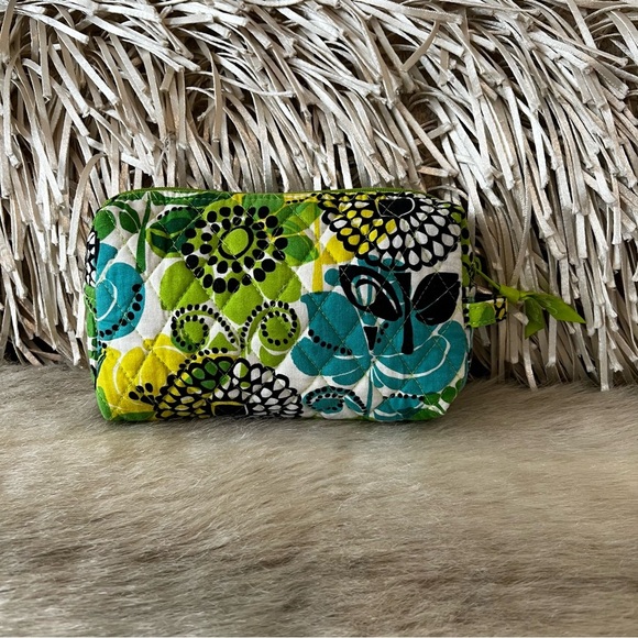 VERA BRADLEY Limes Up 2012 Medium Zip Cosmetic Case Green Yellow Floral Travel - Picture 4 of 10